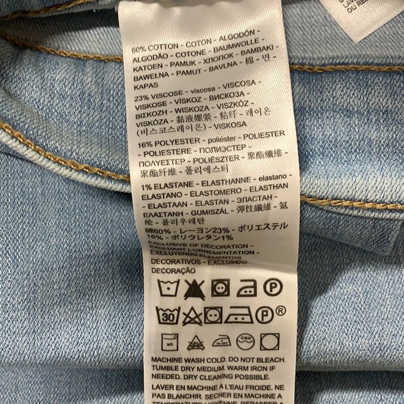 Levi Strauss Midrise Boyfriend Jeans, Slate Era, NWT - Picture 5 of 5